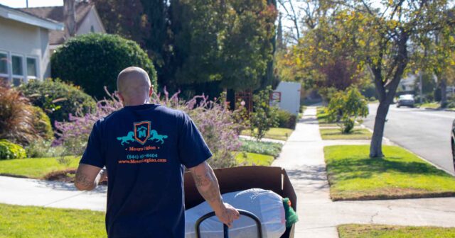 Navigating the Moving Process in Riverside