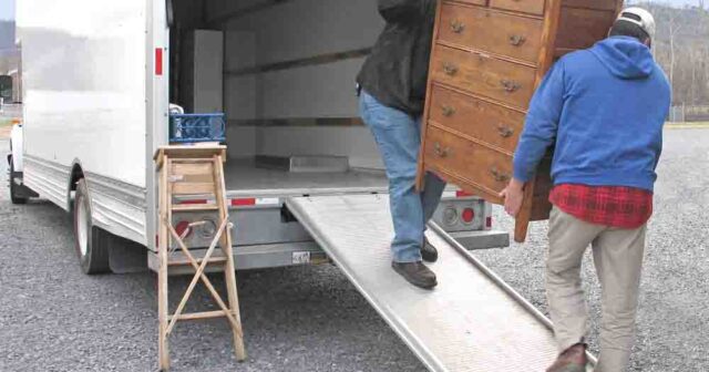 How to Move Without Help From Friends?